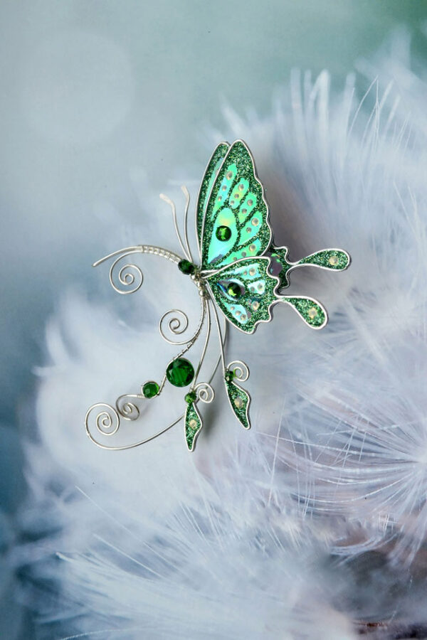 Butterfly ear cuff green