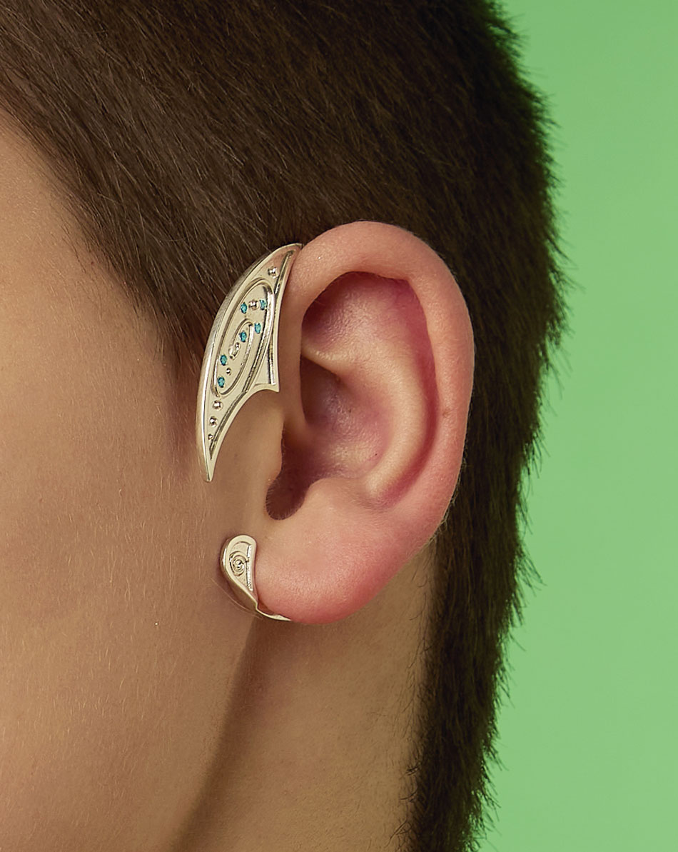 galaxy ear cuff 925 sterling silver with blue cubic zirconia – no piercing ear wrap close-up